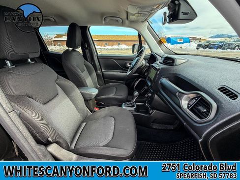 Used 2023 Jeep Renegade Latitude image 13