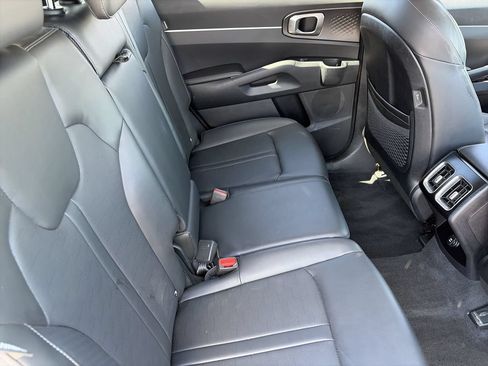 Used 2024 Kia Sorento S w/ Panoramic Sunroof Package FWD image 12