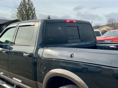 Used 2018 RAM 1500 Laramie image 13