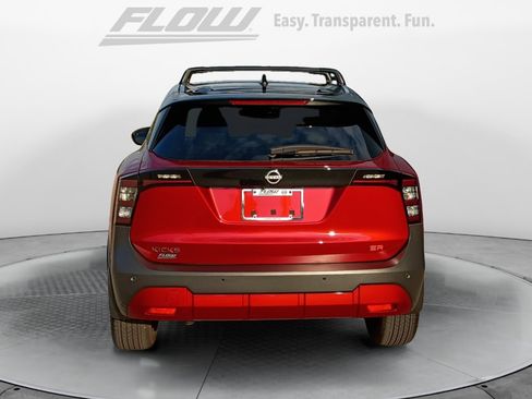 Used 2025 Nissan Kicks SR FWD image 6