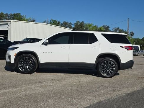 Used 2023 Chevrolet Traverse RS w/ LPO, Floor Liner Package AWD/4WD image 2