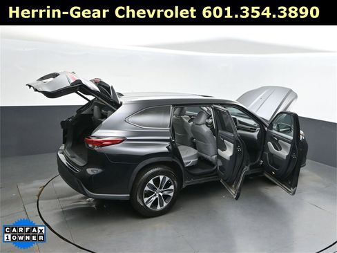 Used 2023 Toyota Highlander XLE image 54