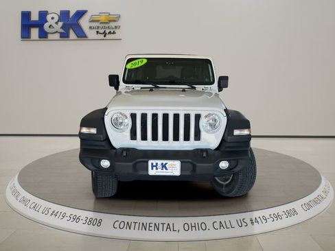 Used 2019 Jeep Wrangler Unlimited Sport w/ Technology Group AWD/4WD image 2