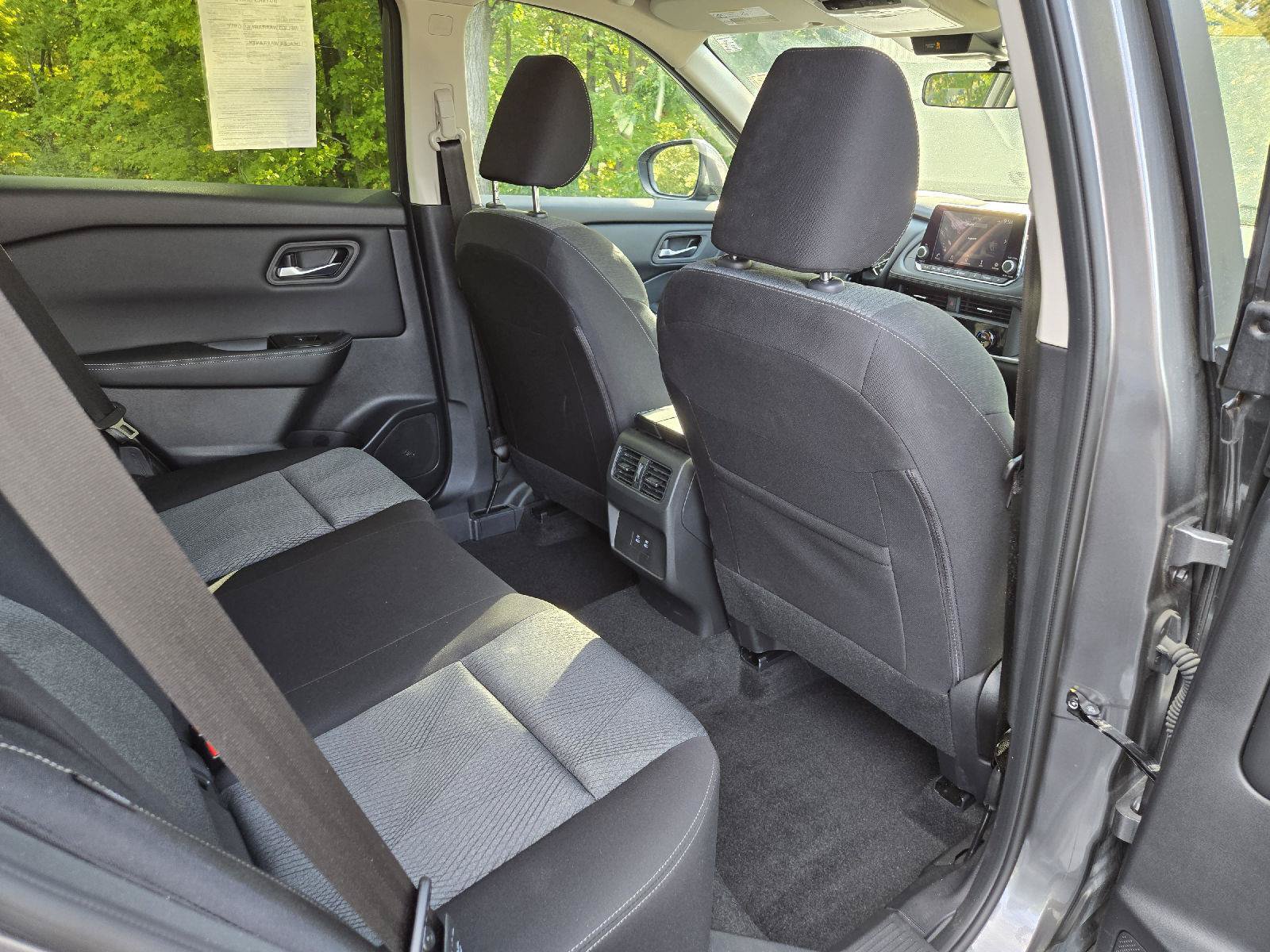 Used 2025 Nissan Rogue SV AWD/4WD image 27