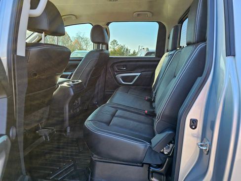 Used 2019 Nissan Titan PRO-4X w/ Pro-4x Convenience Package image 6