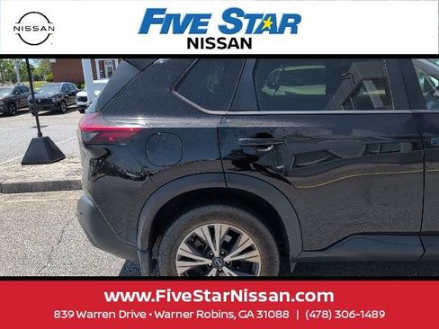 Used 2023 Nissan Rogue SV image 17