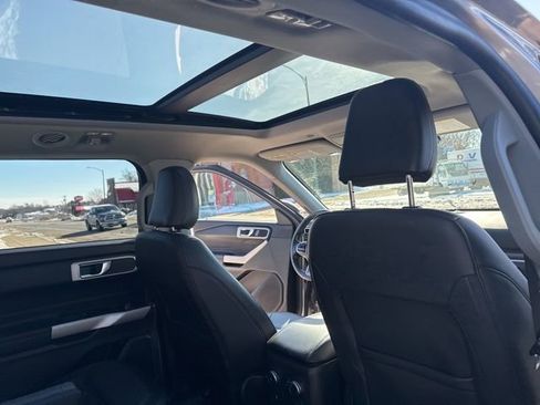 Used 2021 Ford Explorer XLT w/ Equipment Group 202A image 16