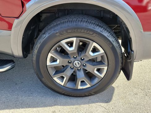 Used 2020 Nissan Titan Platinum Reserve w/ Moonroof Package image 27