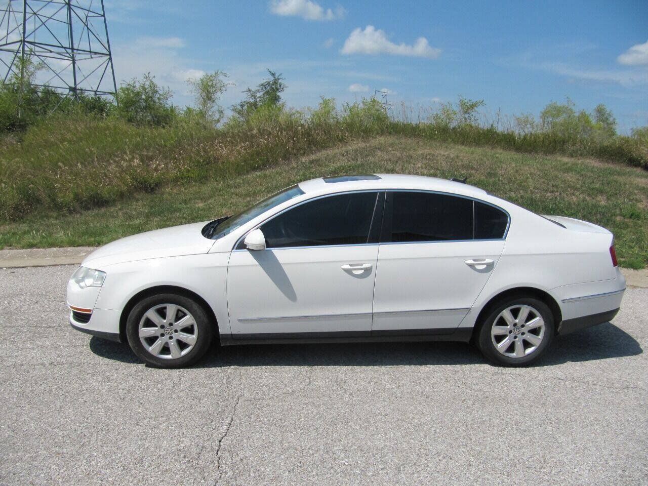 Used 2006 Volkswagen Passat Value Edition FWD image 3