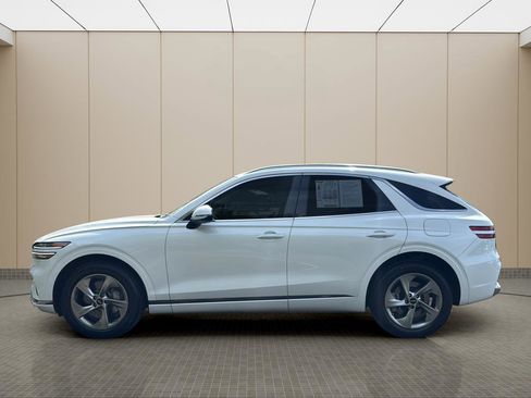 Certified 2026 Genesis GV70 2.5T AWD/4WD image 2