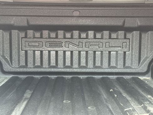 Used 2024 GMC Canyon Denali AWD/4WD image 7