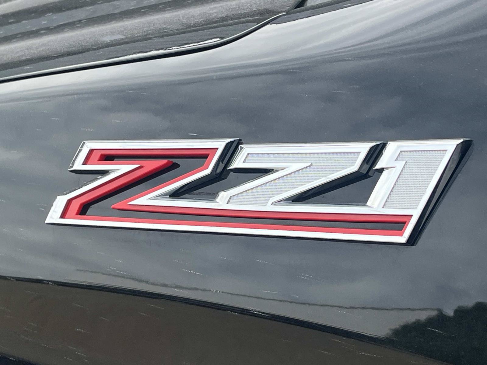 Used 2023 Chevrolet Silverado 1500 LTZ w/ Technology Package AWD/4WD image 4