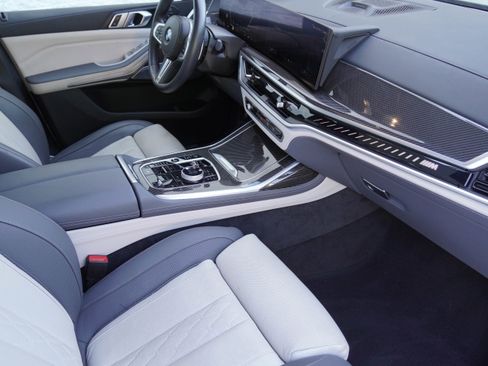 Certified 2024 BMW X7 M60i w/ Executive Package AWD/4WD image 10