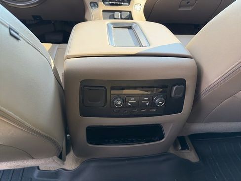 Used 2018 GMC Yukon XL SLT w/ Open Road Package image 14