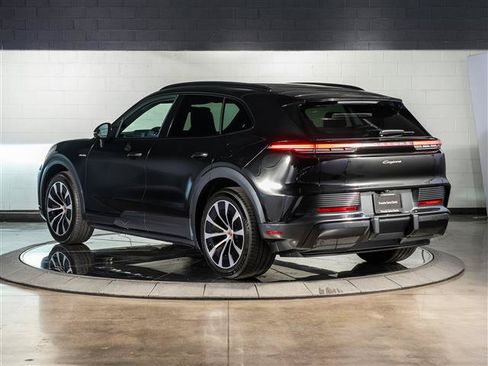 Used 2026 Porsche Cayenne Electric AWD/4WD image 3