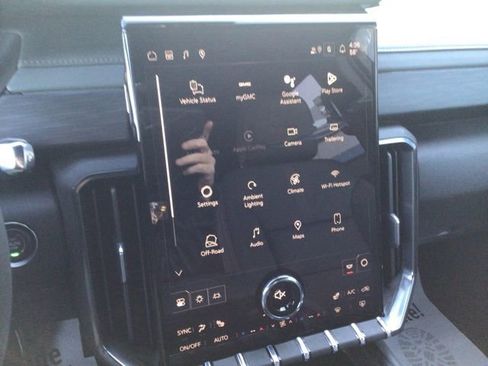New 2026 GMC Acadia AT4 w/ LPO, Floor Liner Package AWD/4WD image 10
