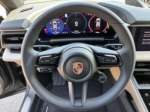 Used 2025 Porsche Macan Electric RWD image 26