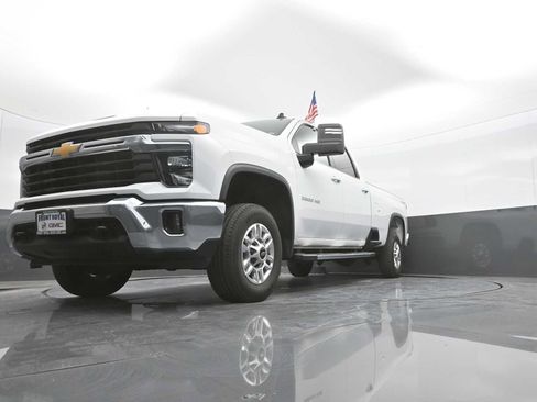 Used 2025 Chevrolet Silverado 2500 LT w/ Convenience Package AWD/4WD image 35