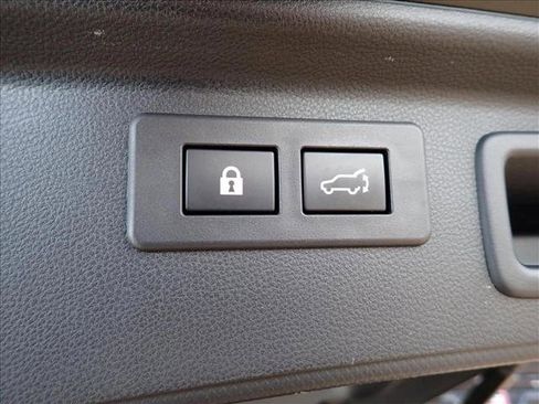 Certified 2023 Subaru Forester Premium image 9