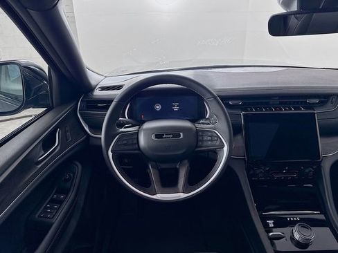 New 2025 Jeep Grand Cherokee L Limited image 27