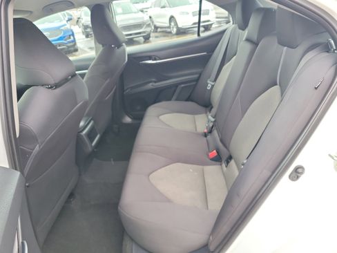 Used 2021 Toyota Camry LE image 9