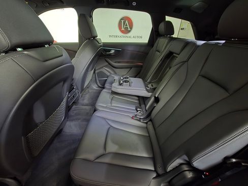 Used 2025 Audi Q7 2.0T Premium w/ Convenience Plus Package image 21