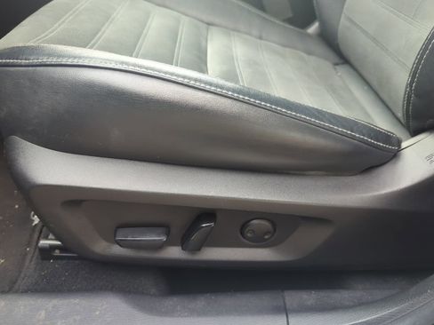 Used 2022 Mitsubishi Outlander SE image 34