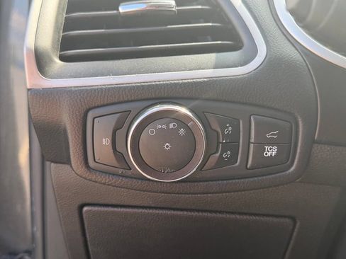 Used 2019 Ford Edge SEL w/ Equipment Group 201A FWD image 17