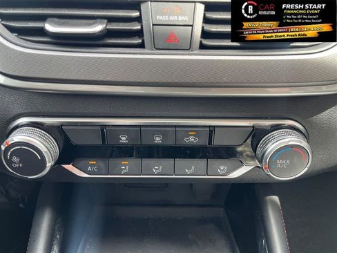 Used 2025 Nissan Altima 2.5 SR image 18