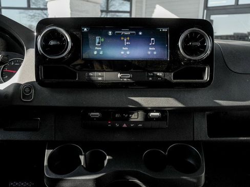 Used 2026 Mercedes-Benz Sprinter 2500 image 17
