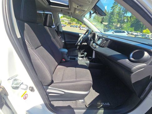 Used 2016 Toyota RAV4 XLE w/ Convenience Package AWD/4WD image 11