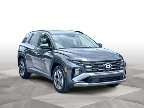 Used 2025 Hyundai Tucson SEL FWD image 2