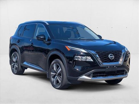 Used 2023 Nissan Rogue Platinum w/ Platinum Premium Package image 3