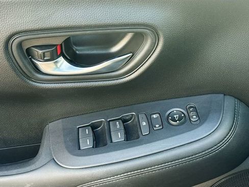 Certified 2023 Honda HR-V LX image 17