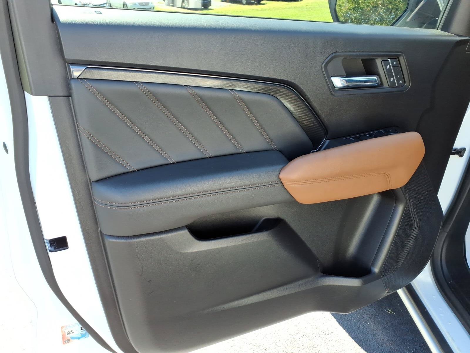 Used 2023 GMC Canyon AT4 w/ AT4 Premium Package AWD/4WD image 16