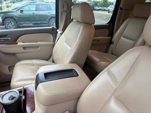 Used 2011 Chevrolet Suburban LTZ AWD/4WD image 3