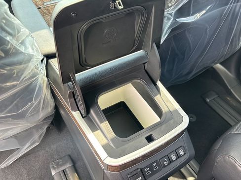 New 2026 Toyota Sienna Platinum AWD/4WD image 36