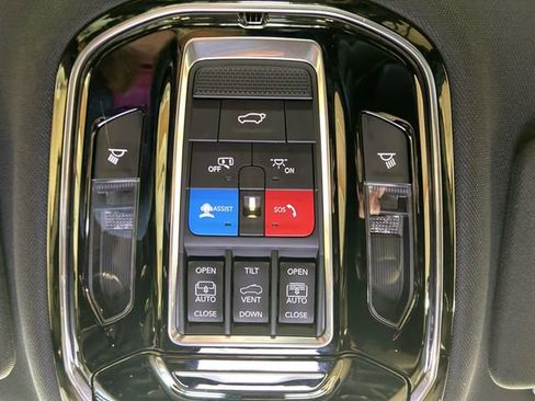 Used 2023 Jeep Grand Cherokee L Overland image 23