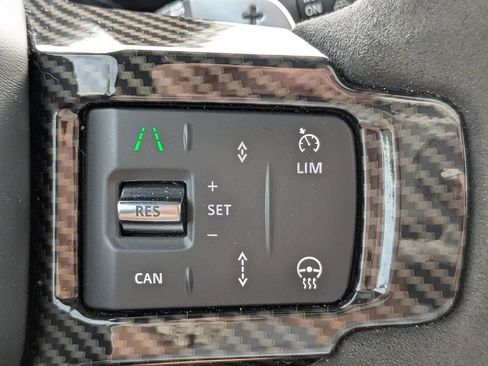 Used 2023 Land Rover Defender 110 V8 image 26