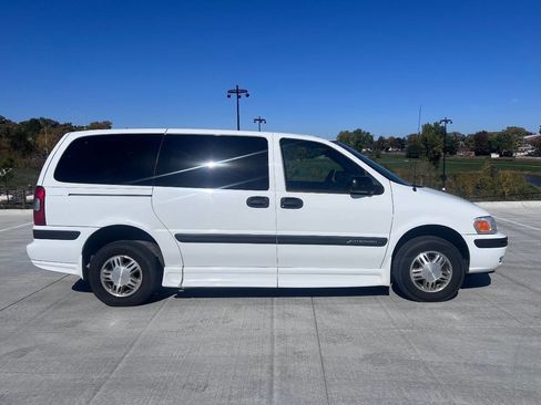 Used 2003 Chevrolet Venture Plus w/ Climate Package image 6