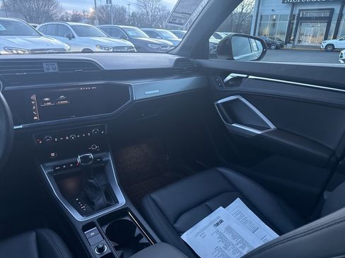 Used 2023 Audi Q3 2.0T Premium image 21