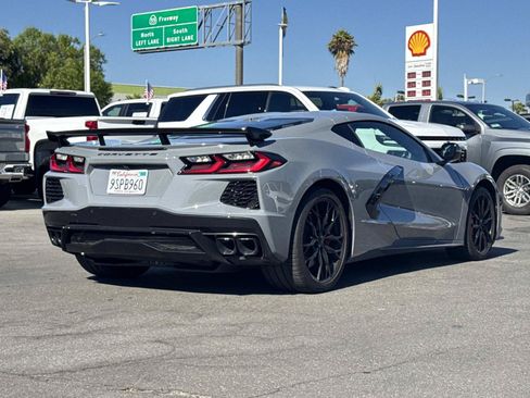 Used 2025 Chevrolet Corvette Stingray Coupe w/ Z51 Performance Package RWD image 5
