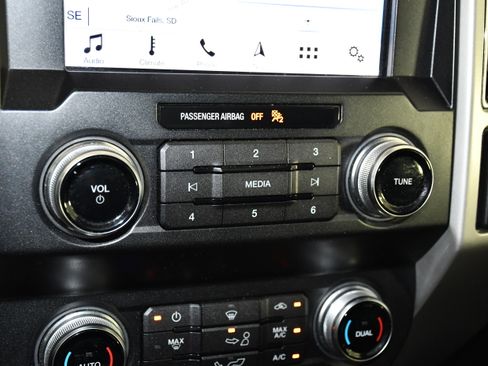 Used 2019 Ford F150 Lariat w/ Equipment Group 502A Luxury AWD/4WD image 35