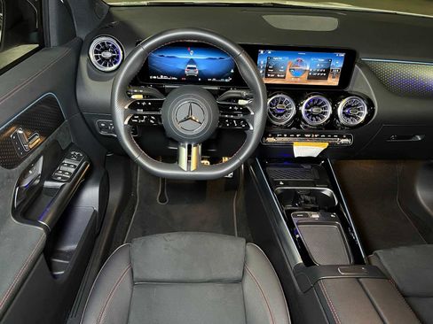 Certified 2025 Mercedes-Benz GLA 250 4MATIC image 36