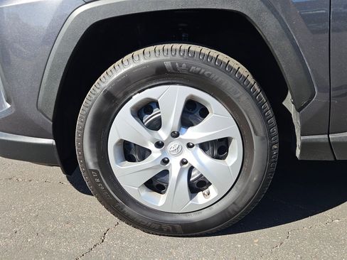 Used 2022 Toyota RAV4 LE w/ Carpet Mat Package (TMS) image 10