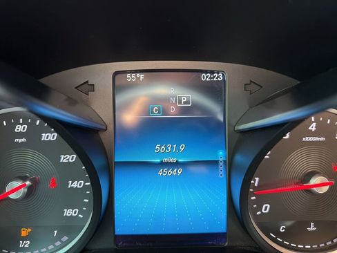 Used 2021 Mercedes-Benz GLC 300 4MATIC image 10