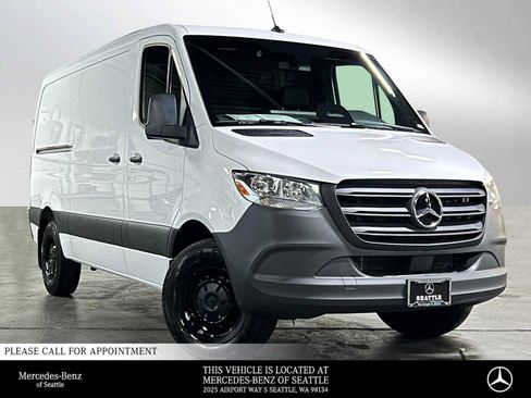 Used 2025 Mercedes-Benz Sprinter 2500 image 1