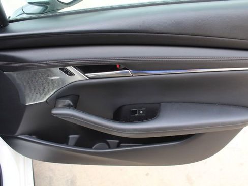 Used 2019 MAZDA MAZDA3 Sedan w/ Premium Package image 17