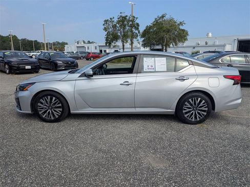 Used 2023 Nissan Altima 2.5 SV image 6