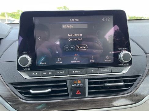 Used 2025 Nissan Altima 2.5 SV FWD image 24